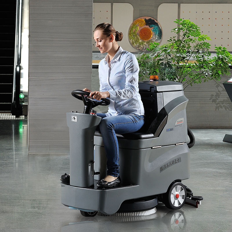 使用洗地車時應該注意什么？